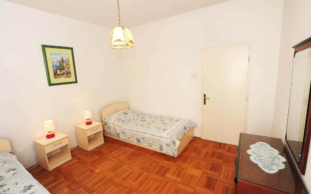 Apartments Luka & Sara