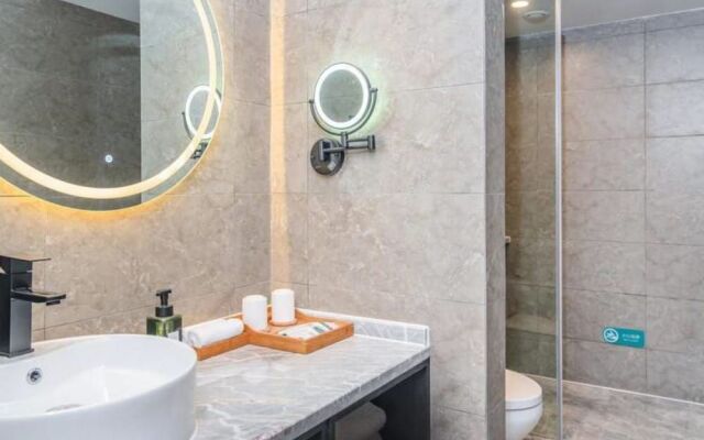 Vyluk Hotel Chongqing Light Rail Station