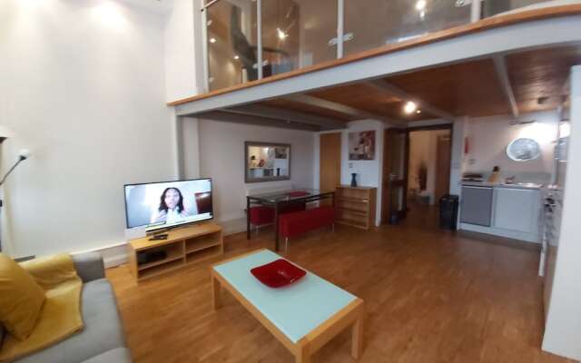 Huku Kwetu Nottingham - Crusader Mezzanine