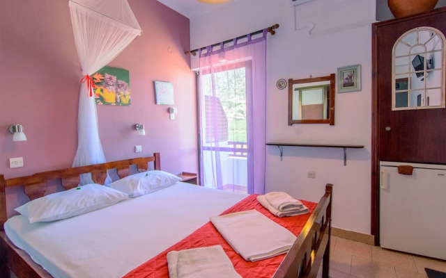 Savas Rooms