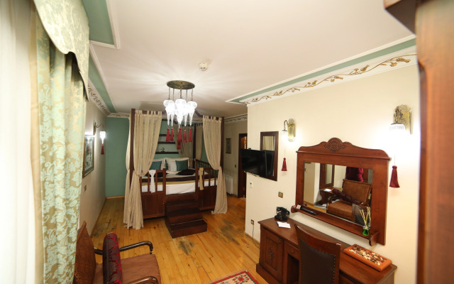 Rose Garden Suites