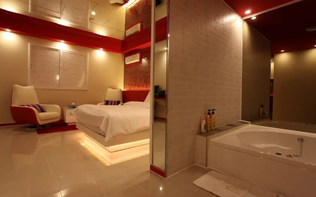 S Petite Hotel