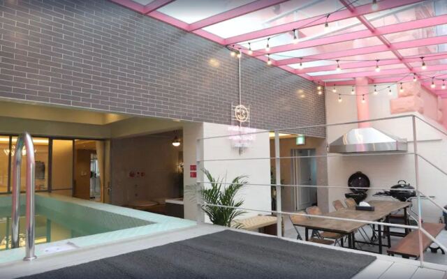 Boutique Hotel February SongJeong