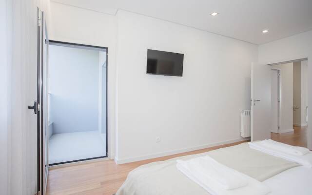 Liiiving -Luxury River View Apartment XI