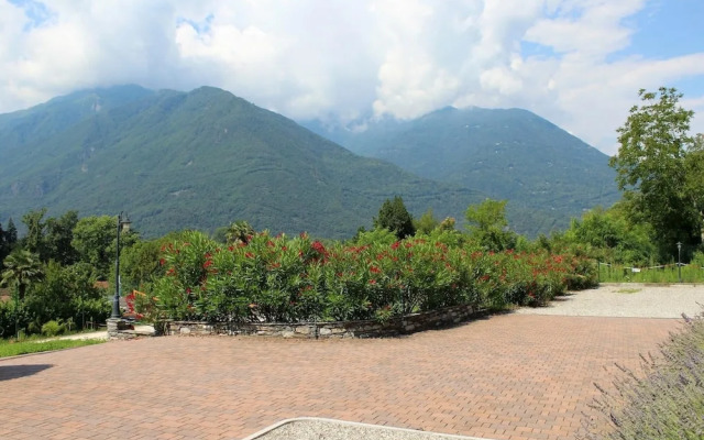 Oleandro 2 Apartment in Mergozzo With Pool
