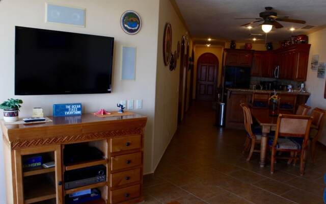 Casa Blanca 2BR CC 405-v by Casago