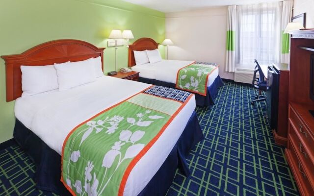 La Quinta Inn & Suites Tulsa Central