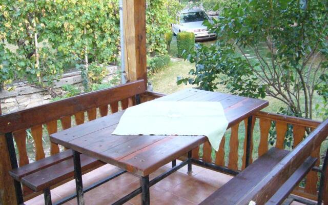 Guest House With The Wooden Plough