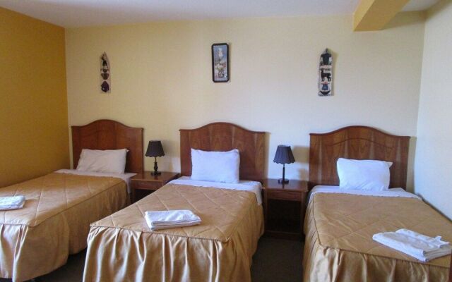 The Real House-Hostel