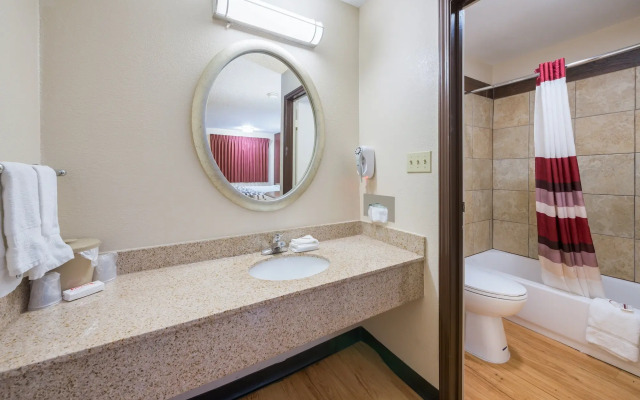 Red Roof Inn Columbus - Grove City