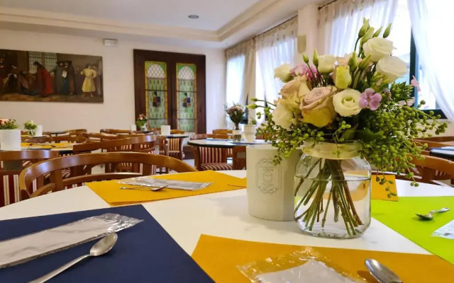 Hotel Sabra