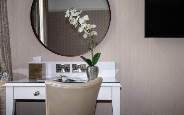 Queen s Hotel