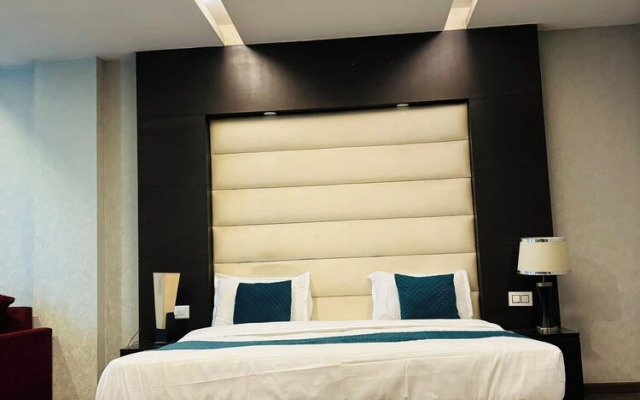Roomshala 104 Hotel Billions