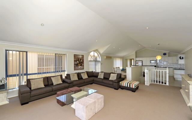 Marine Dr 2/68 - Fingal Bay