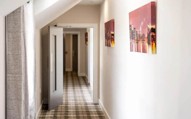 Bridge Inn Studio Apartments
