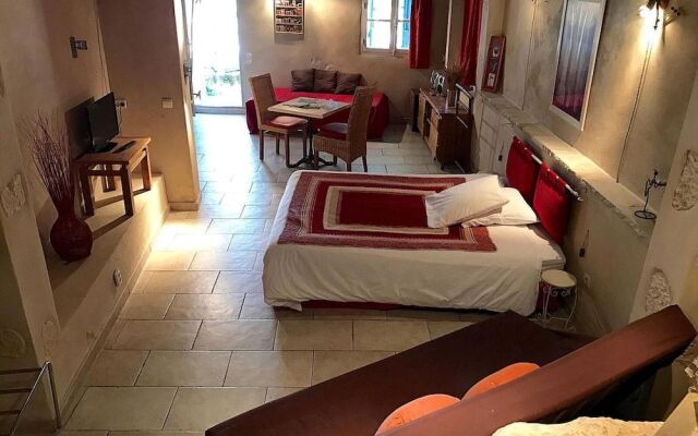 Logis Le Mas Et La Flambee Du Luberon