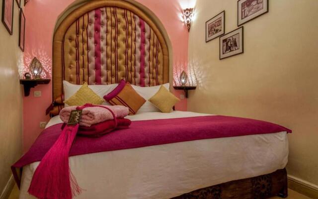 Room in BB - Riad Anabel - Rose Suite