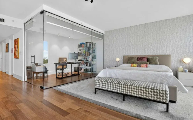 Coastal Enclave Key Biscayne Oceanview w Pool