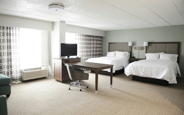 DoubleTree by Hilton Sterling - Dulles Airport
