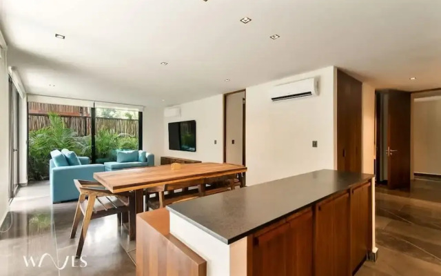 2BR w Private Pool - Steps Away From the Beach
