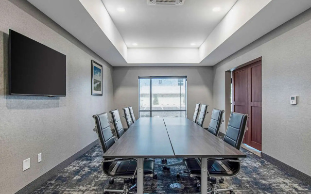 Comfort Suites Grove City Columbus South