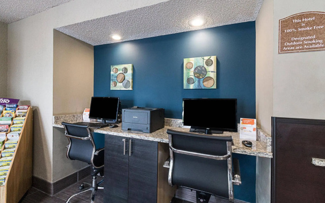 Quality Inn & Suites Leesburg Chain of Lakes