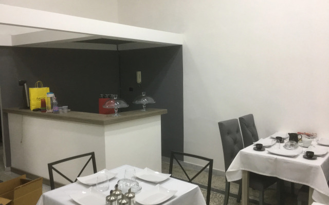 MB95 Mezzocannone Luxurious B&B