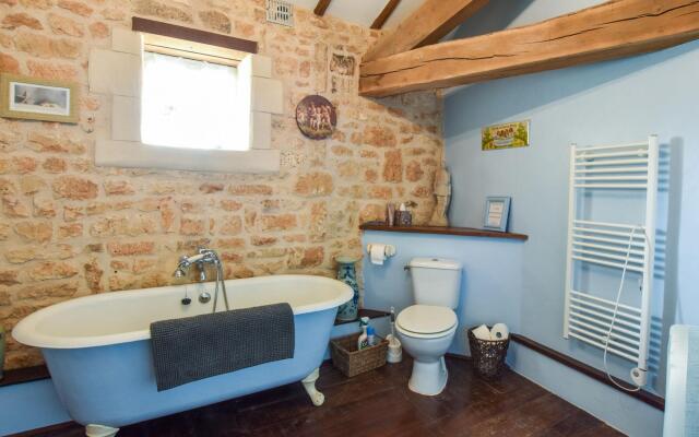 Cozy Holiday Home in La Foret-de-tessé With Private Pool