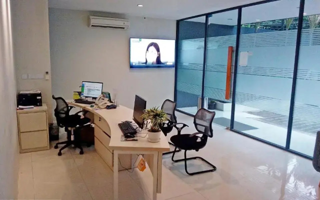 LeGreen Suite Sudirman