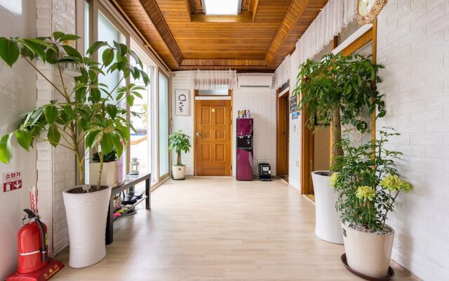 Yours Guesthouse