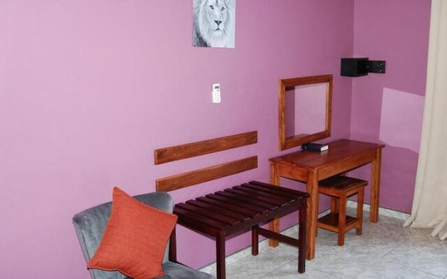 Dzimbahwe Guest Lodge