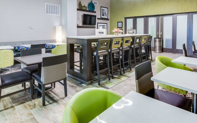 Hampton Inn White House