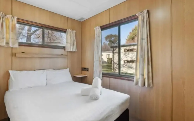 Canberra Holiday Village