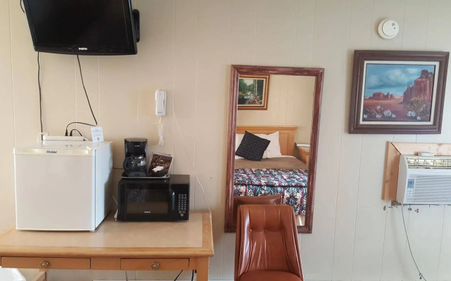 Trails End Motel