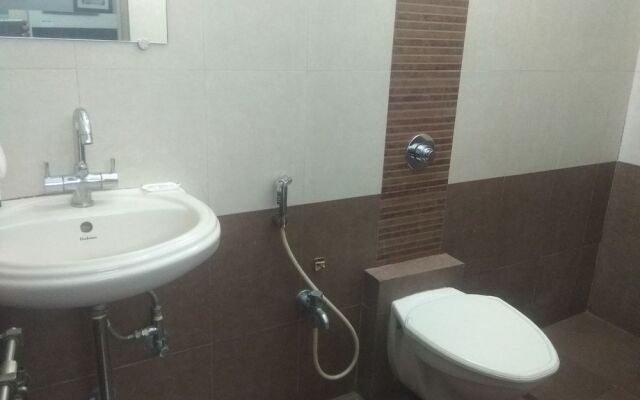 Jk Rooms 141 Peanut Nr Central Mall