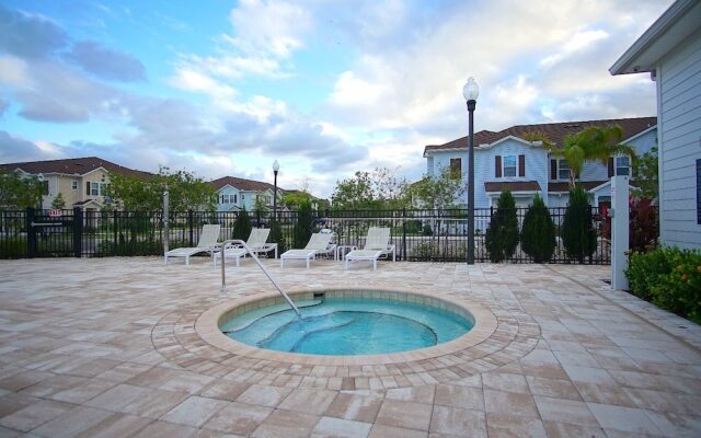 ACO - Lucaya Village