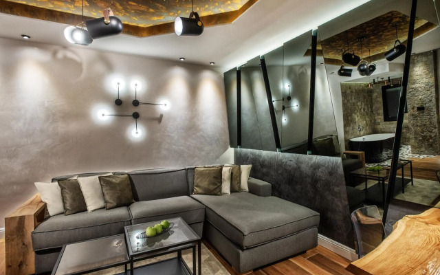 One Luxury Suites