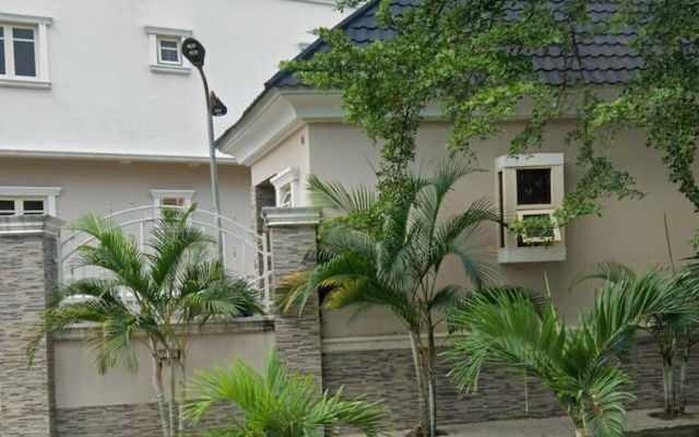 Two Bedroom Luxury Apartment in Wuse 2