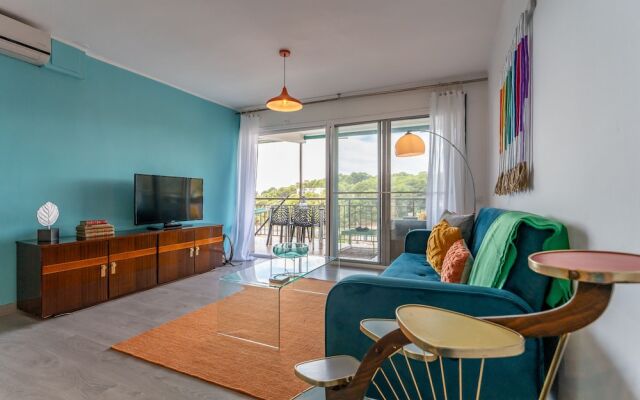 Your Retro Beach Front Hideaway in Salou