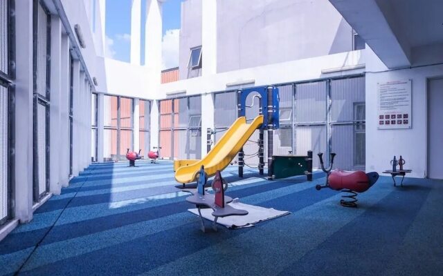 Suria Jelutong Cozy Studio by BeeStay