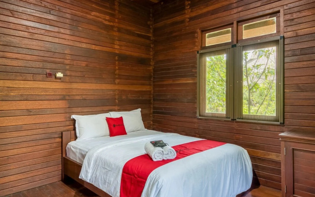 RedDoorz Resort @ Taman Wisata Mangrove
