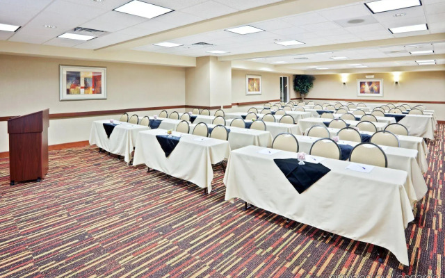 Holiday Inn Express Suites Sumner by IHG