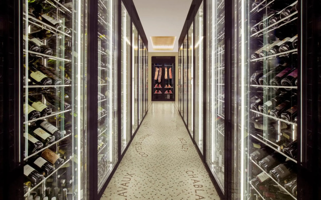 Royal Savoy Hotel & Spa
