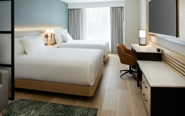 Hyatt Place Montreal Airport