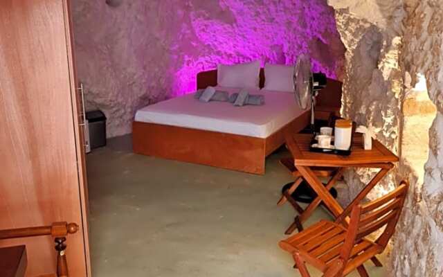 Anassa Cave by Estia