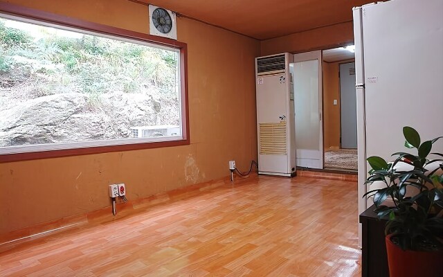 Buan Bbalgan Jibung Pension