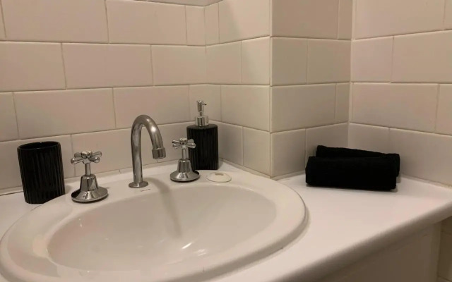Boutique Apartment in The Heart of Adelaide CBD