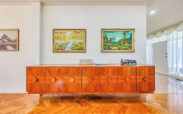 StayAU Spacious 6BR McKinnon Pool Home