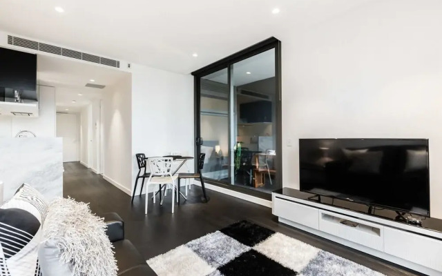 ESTHER, 2BDR South Yarra Apartment
