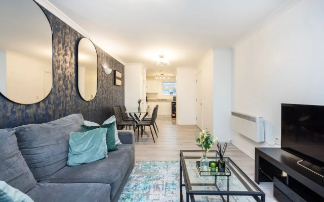 London Oasis Apartment Escape